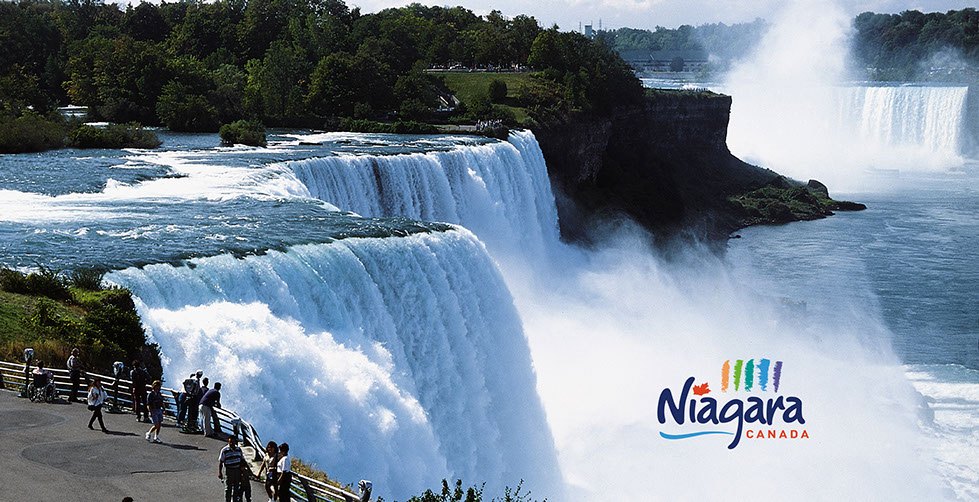 American International Tours Photo of Niagara Falls, Canada PNG Image of the American Falls at Niagara Falls.